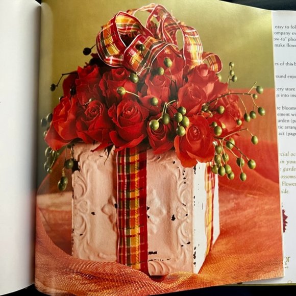 FINAL PRICE! Beautiful SLAH Simple Flower Arranging Book - Picture 5 of 11